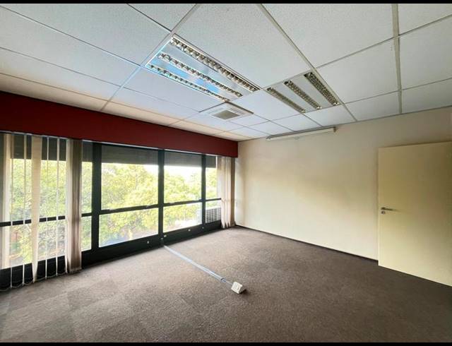 BUSINESS PROPERTY TO RENT IN BRACKENHURST